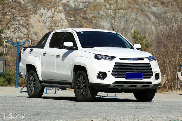 长城炮和江铃域虎9,长城炮vs长安凯程f70