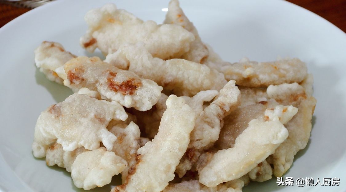 脆皮五花肉蘸料做法,五花肉裹淀粉油炸