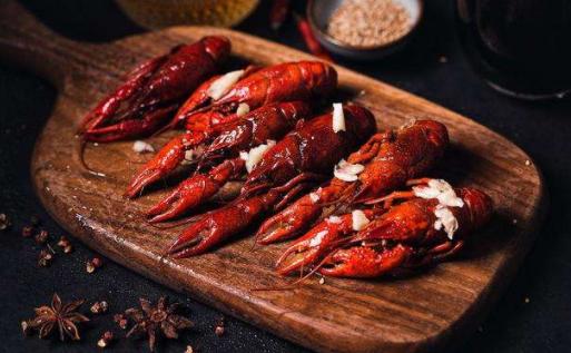 小龙虾能给狗吃吗,小龙虾可以给猪吃不