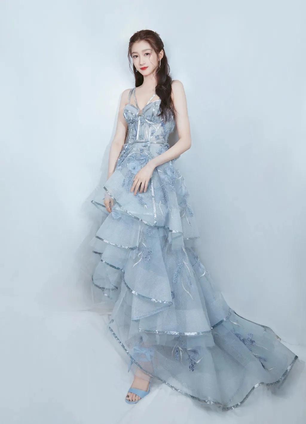 年会礼服高奢高级感,2022年会礼服推荐高级感秋冬