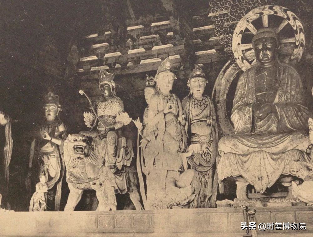 山西五台山佛光寺壁画,佛光寺阿弥陀佛头顶壁画
