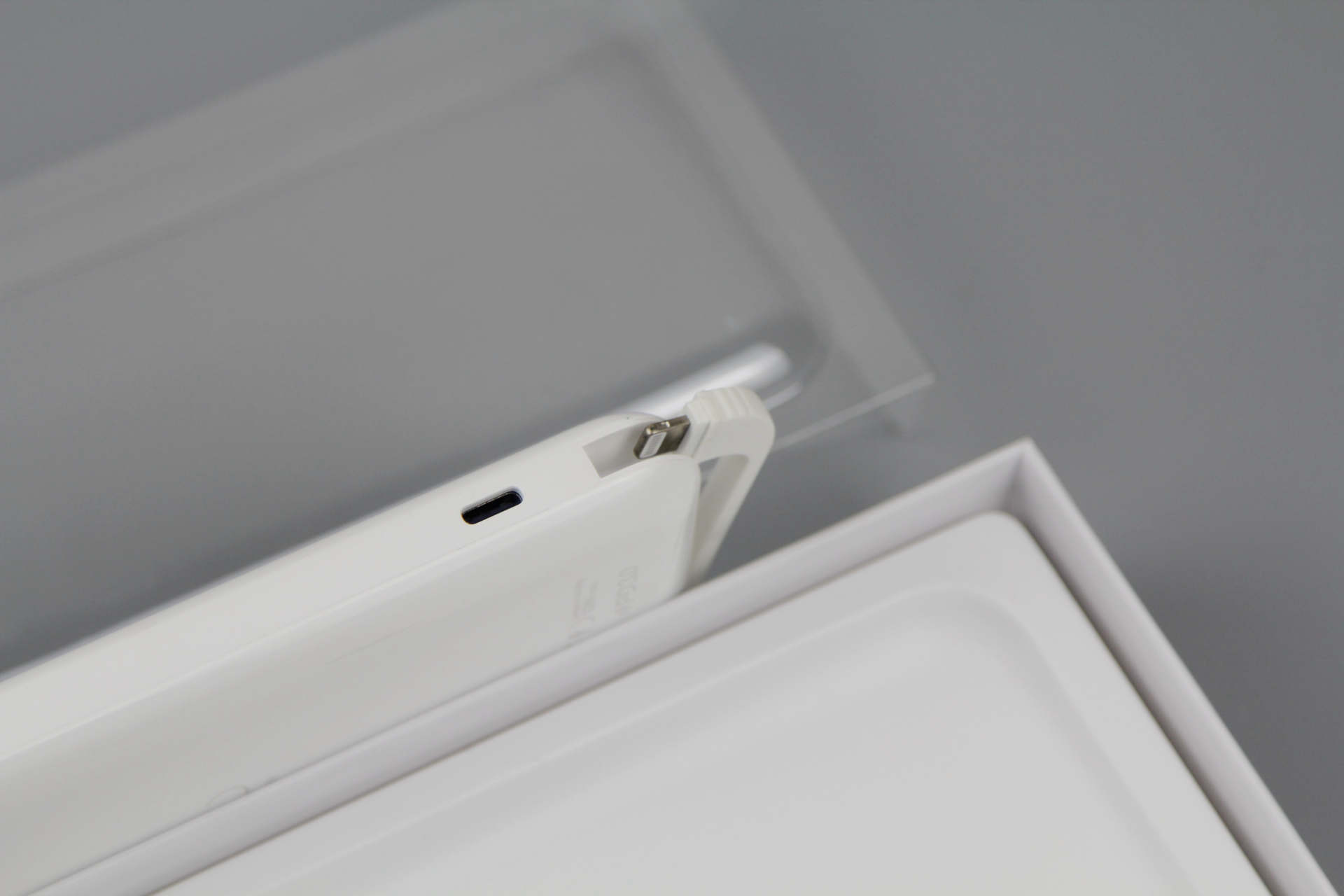 摩米士移动电源测评,摩米士轻奢无线电源