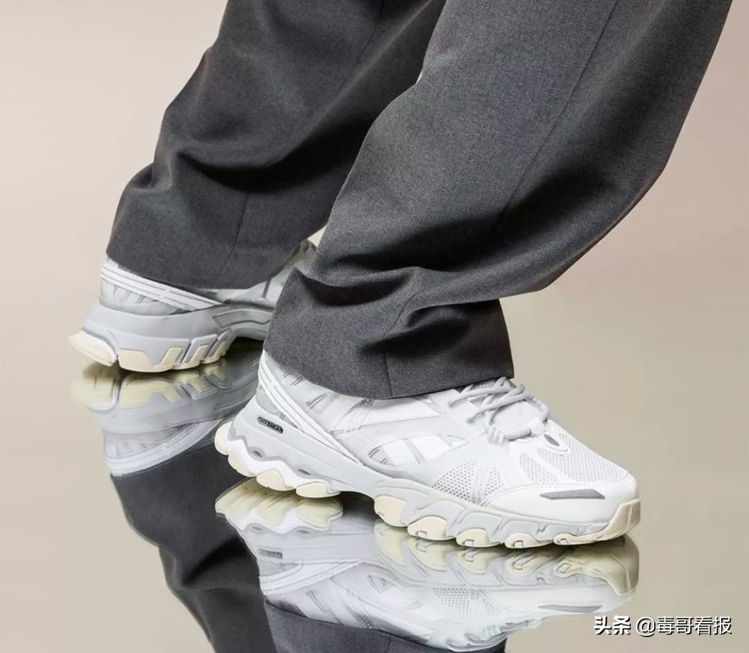 reebok什么意思啊,为什么reebok两个标志