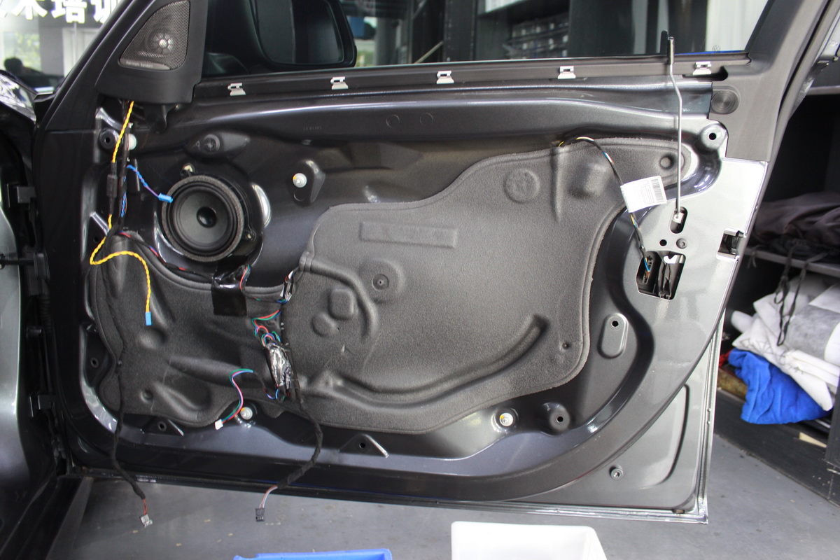 宝马专车定制音响改装,宝马改装用什么音响比较好