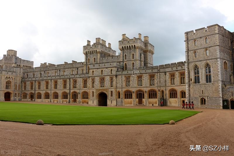 英国女王多奢侈,英国女王佩戴珠宝来源图