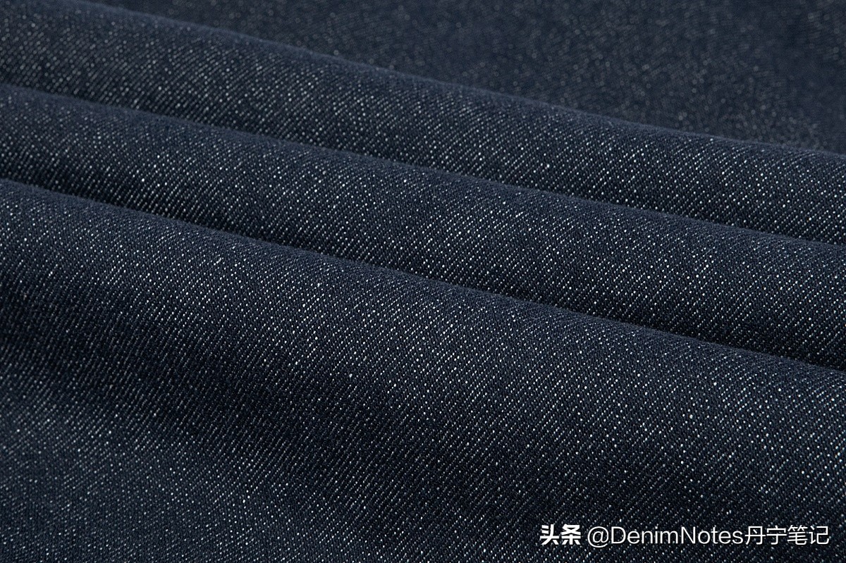 牛仔裤掉色怎么都洗不干净,褪色牛仔裤怎么才能不掉色