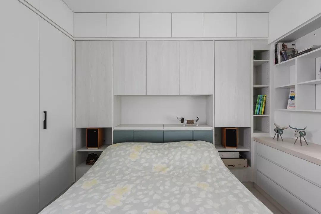 家里的床头背景怎么弄才好看,大面积的床头背景该怎么做