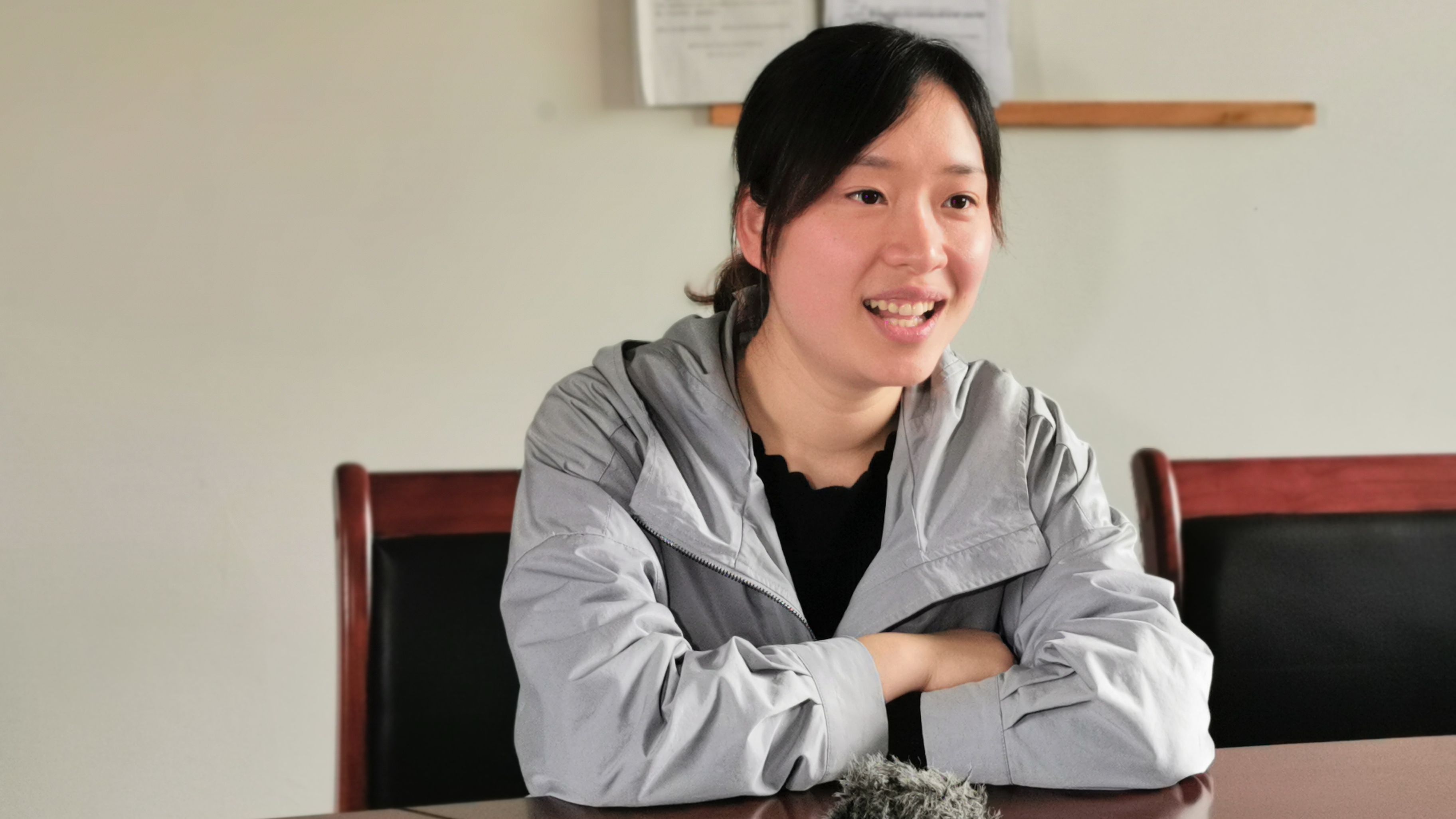 大山里的孩子上学没鞋穿,山里的孩子上学穿不起鞋