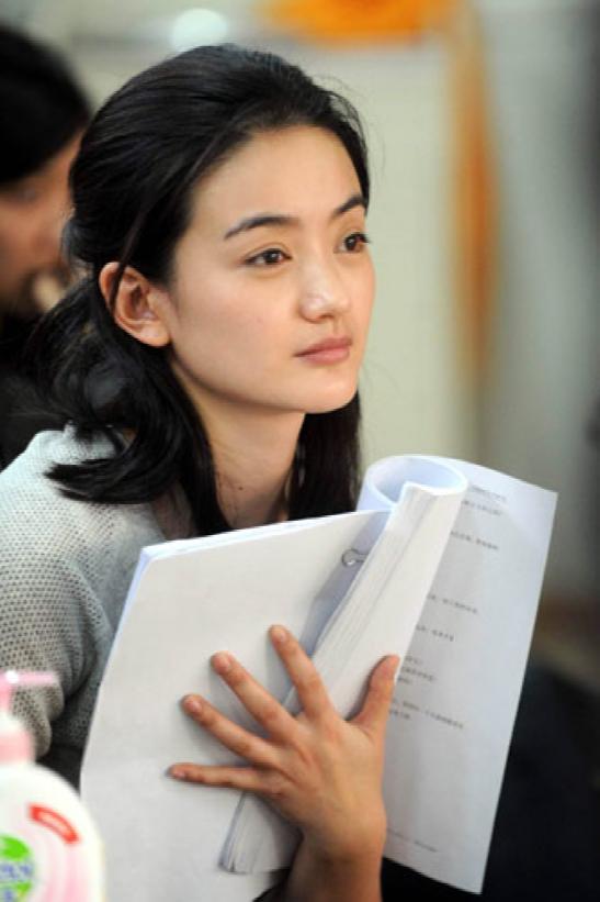 潜伏12位演员,潜伏剧组里有个真正的罪犯是谁