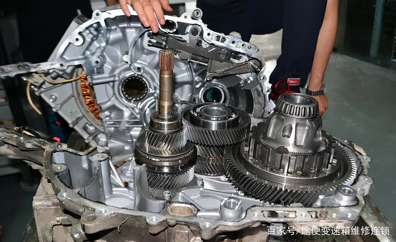 荣威ei6变速箱换挡有顿挫感,19款荣威ei6变速箱渗油