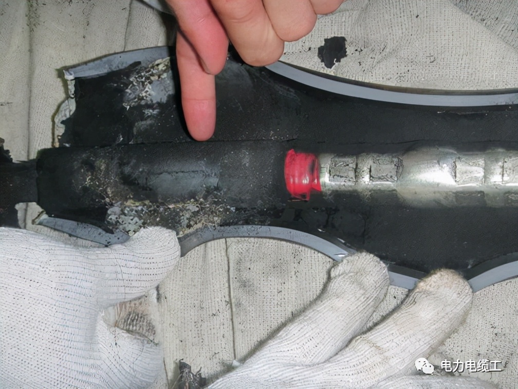 高压电缆受潮或进水处理方法,电缆内芯进水发霉如何处理