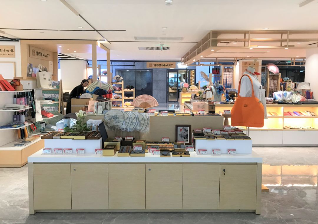 湖滨银泰in77每日客流量,杭州湖滨银泰in77销售额