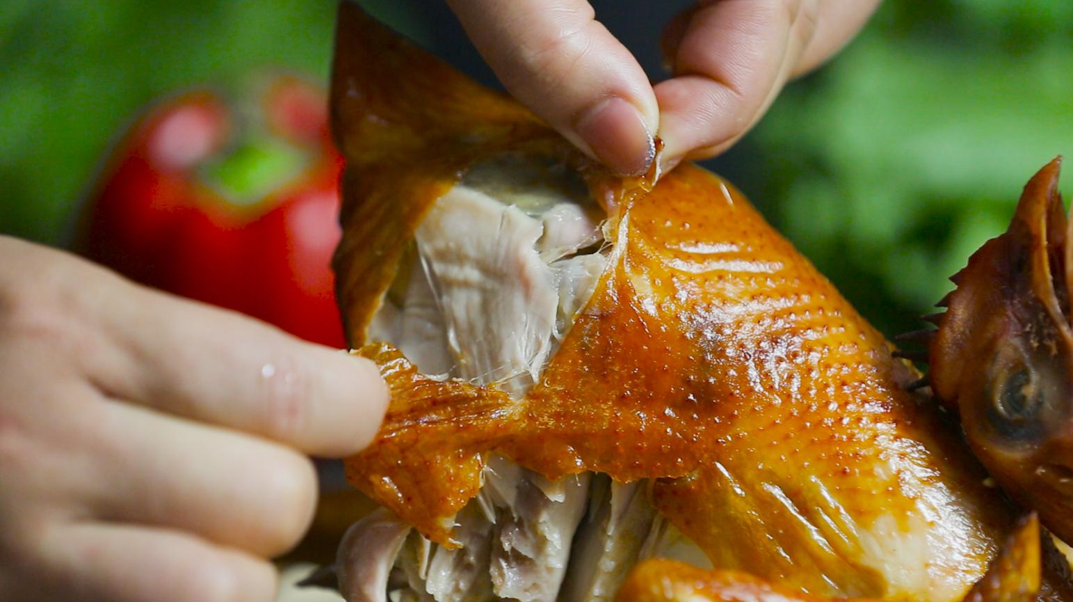 这才是真正的烤鸡做法简单还入味,烤鸡皮怎么红亮