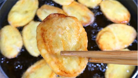 怎样做土豆片又酥又脆又好吃,土豆片怎么做才好吃又简单