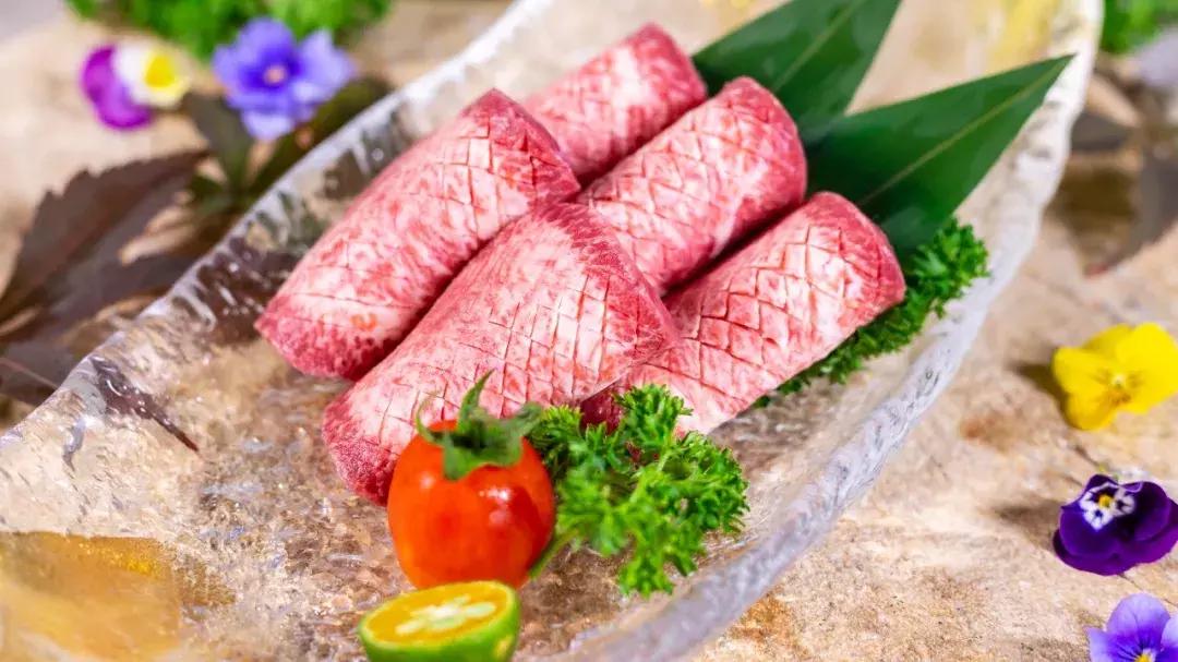 厦门超贵贵贵贵“保姆烤肉”！一口627元！借钱也要来吃……