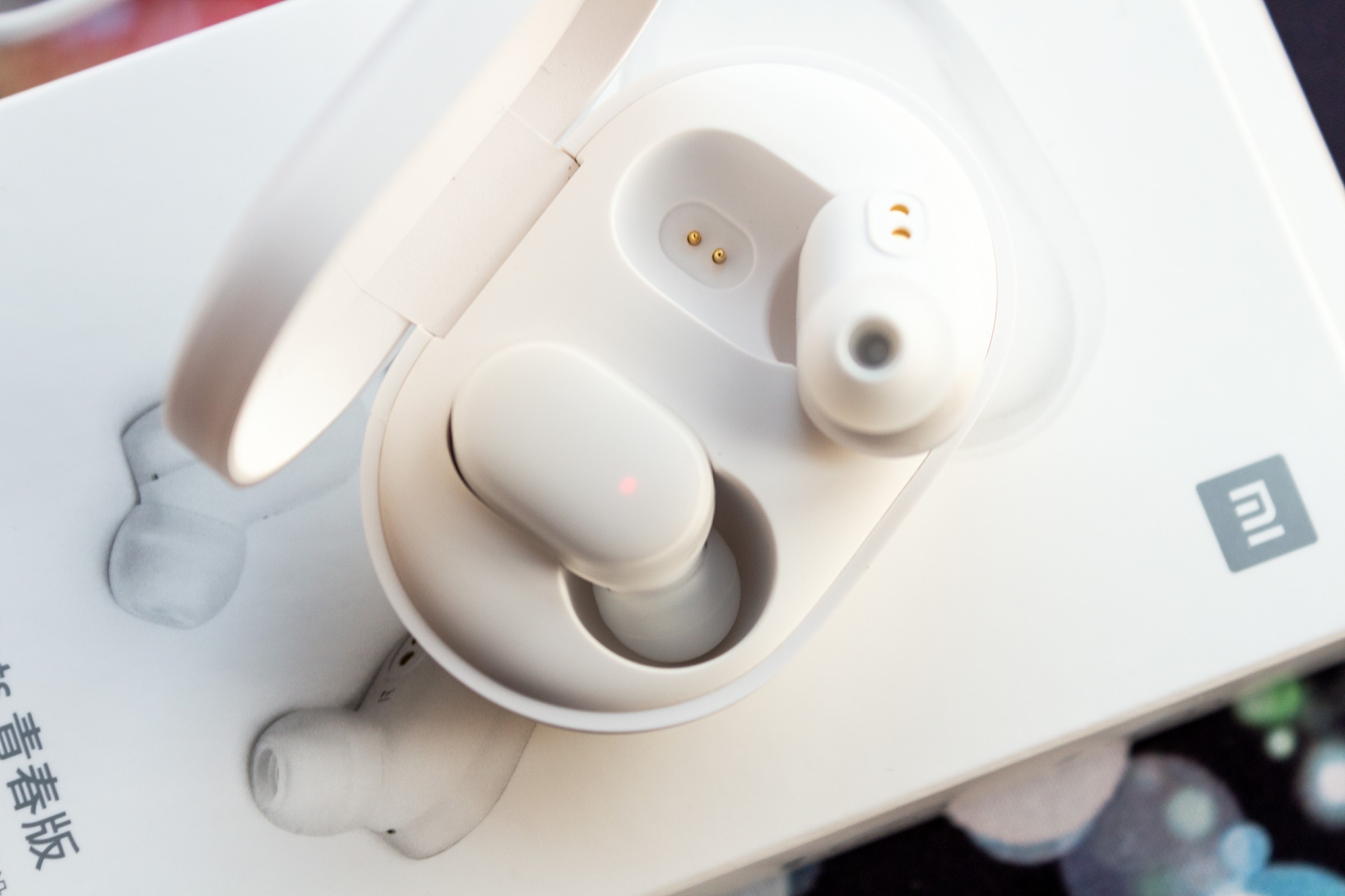 小米蓝牙耳机airdots青春版技巧,小米蓝牙耳机airdots青春版佩戴