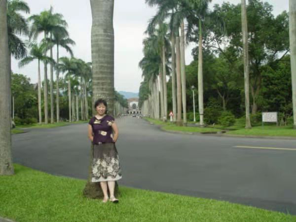 陪读夫人不好当，漂泊和寂寞让人化茧成蝶