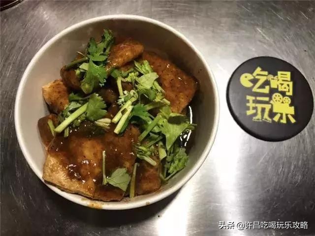 许昌学院南门好停车吗,许昌学院南门附近美食