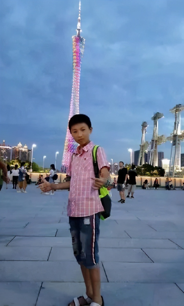 升旗仪式护旗手发言稿,第十周升旗仪式