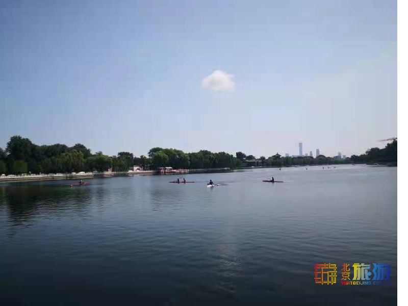 什刹海傍晚怎么玩,什刹海附近晚上适合玩的地方