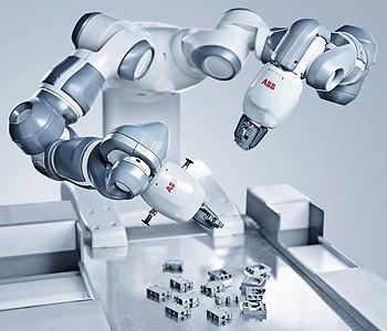 铺路也不用人了，车辆机器自动工作，攀大高速已试验无人施工技术