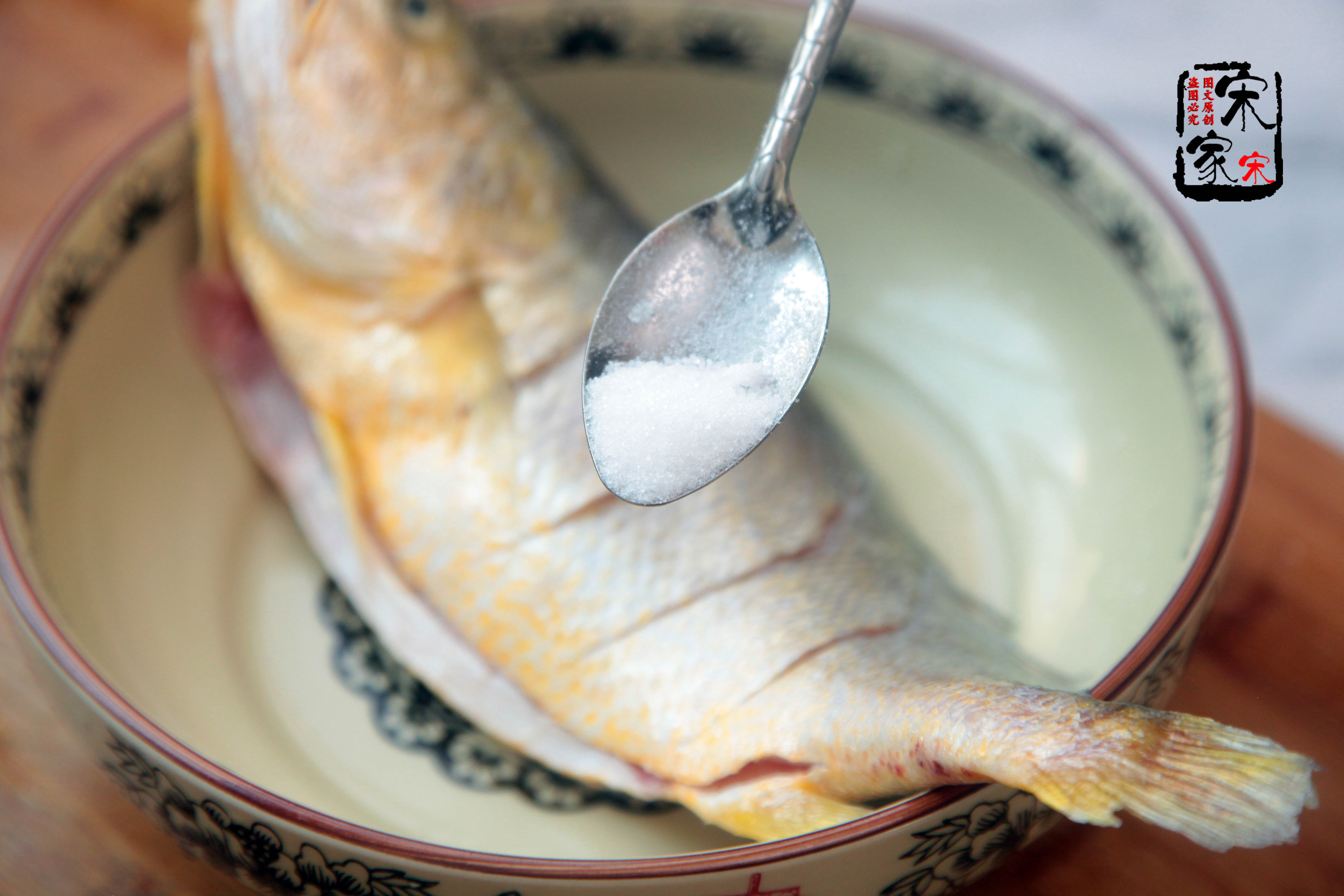 五星级大厨炖鱼视频,二十年大厨炖鱼配方