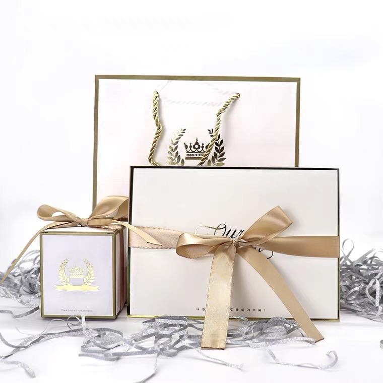 旅拍婚纱照选服装文案简短,婚纱照旅拍简单又高级的文案