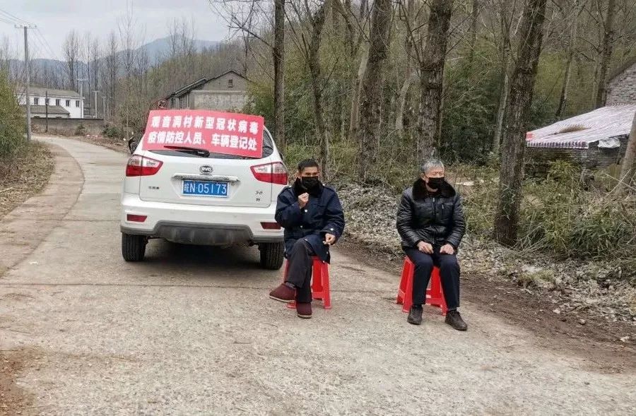 万众一心朴诚勇毅,朴诚勇毅不胜不休下一句