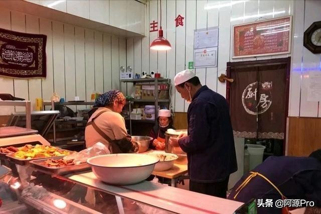 哈尔滨一天卖1万多个的包子,哈尔滨包子店一周开一天