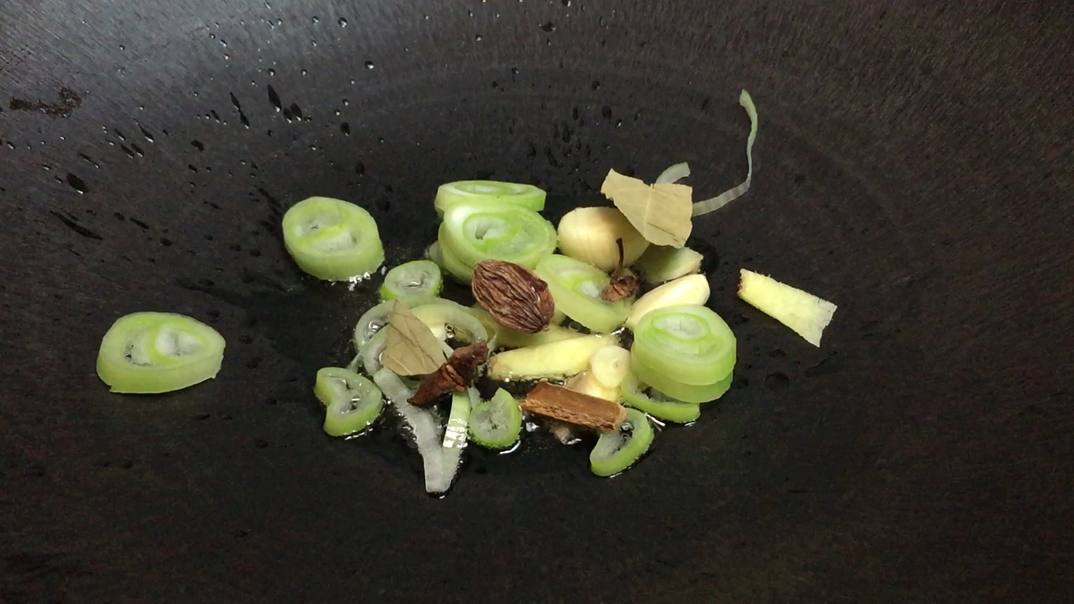 鸡爪下酒的方法,下酒鸡爪子最好吃的做法