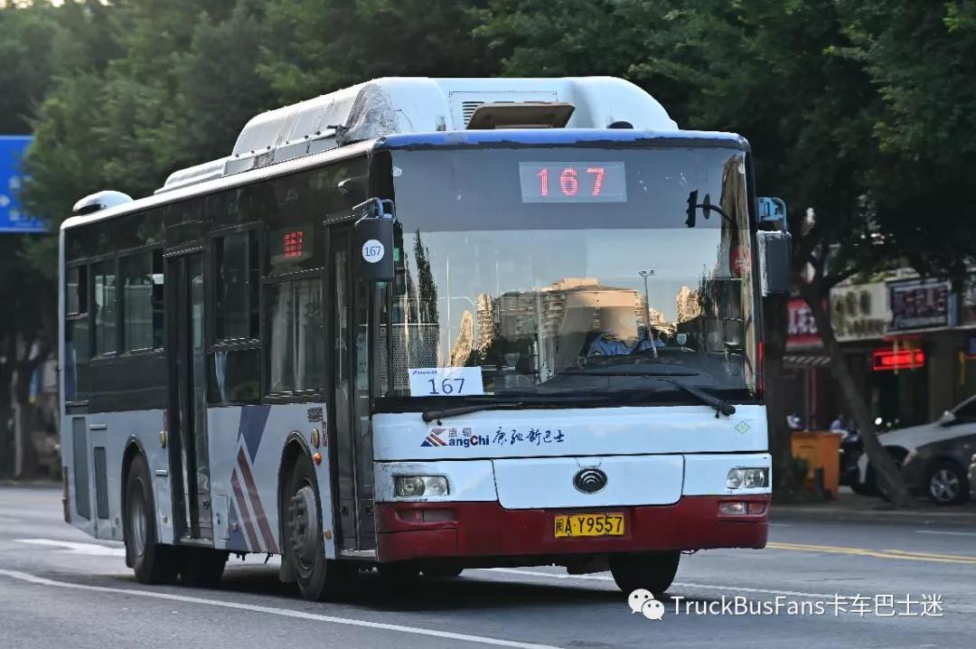 福州公交经典车型，头顶大包的10.5米宇通A74CNG公交车
