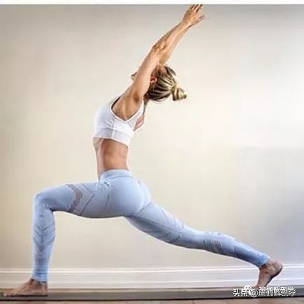 适合初学者练习的基础瑜伽动作,瑜伽基础拉伸初学者