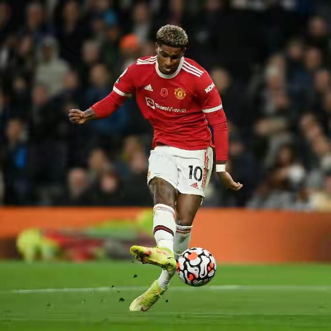 c罗卡瓦尼曼联明天会更好,c罗连场帽子戏法曼联3-2绝杀热刺