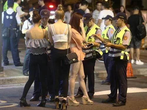 日本警方打击卖淫,日本东京扫黄行动