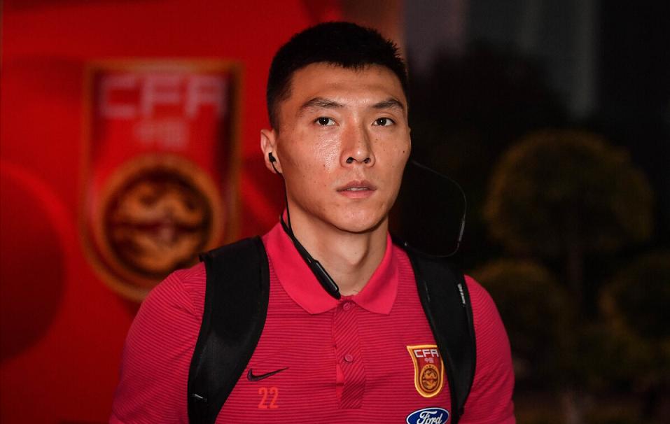 于大宝头球失败倒地,于大宝足球失误视频