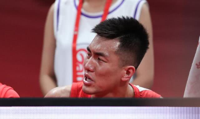 王仕鹏揭秘国家队背后的故事,王仕鹏质疑足球吐槽篮球