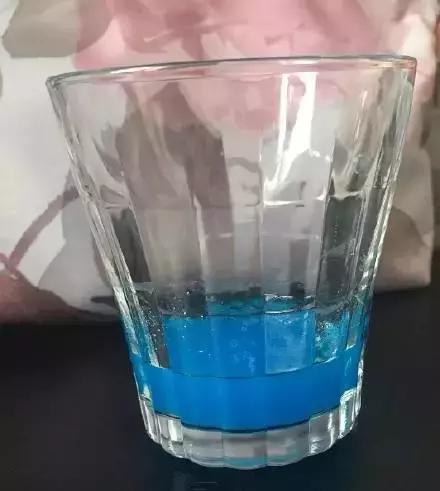 女子吸毒被警察发现,女子吸毒回派出所尿检