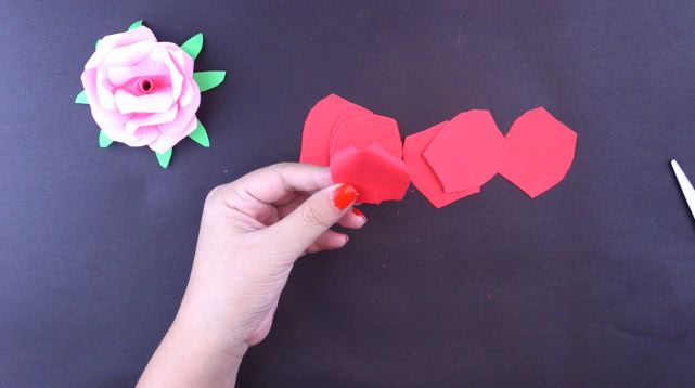 手残*党**也能学会的玫瑰花折纸，情人节送给女神惊喜，手工折纸详解