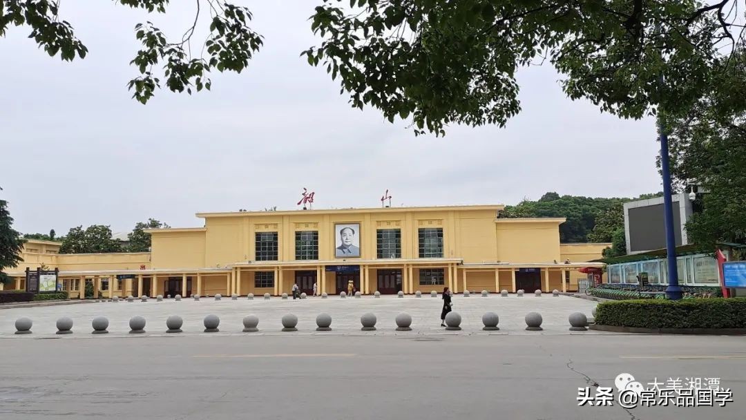 韶山火车站红色专列,韶山火车站到韶山景区