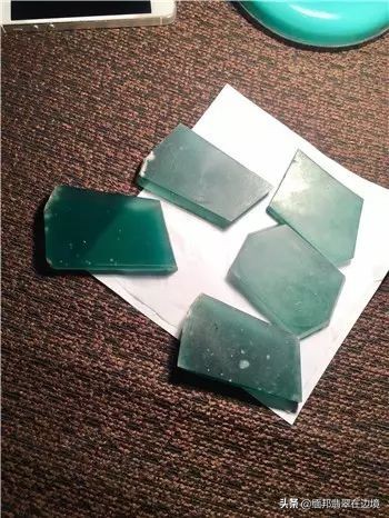 罕见的冰种翡翠,切出罕见冰翡翠