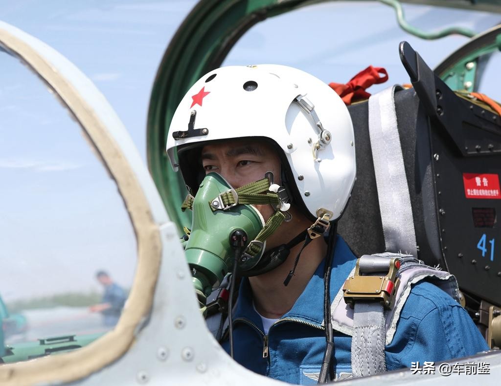 中国女歼10飞行员,中国飞行员开歼10