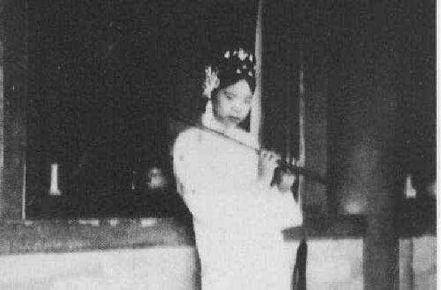 结婚9年无性无爱,她将丈夫告上法庭提离婚,丈夫妥协:不许再嫁