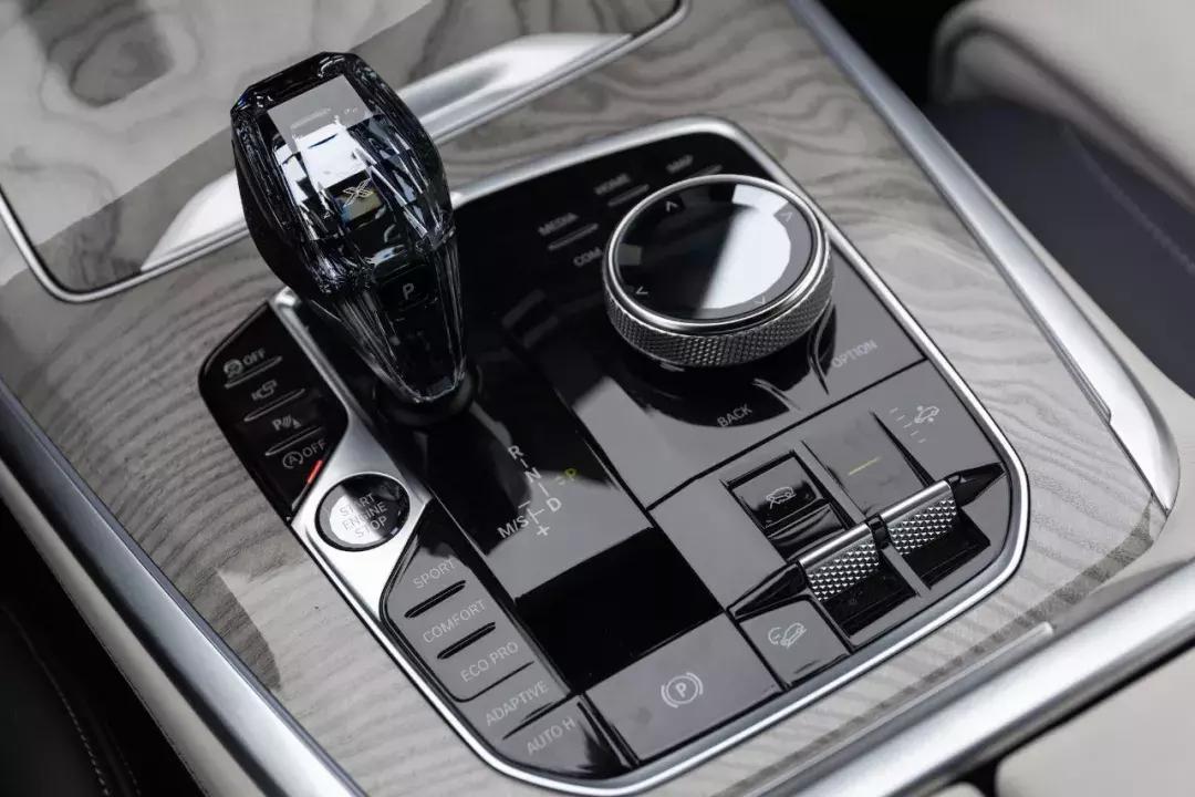 宝马x8suv试驾,宝马全新轿跑型suv