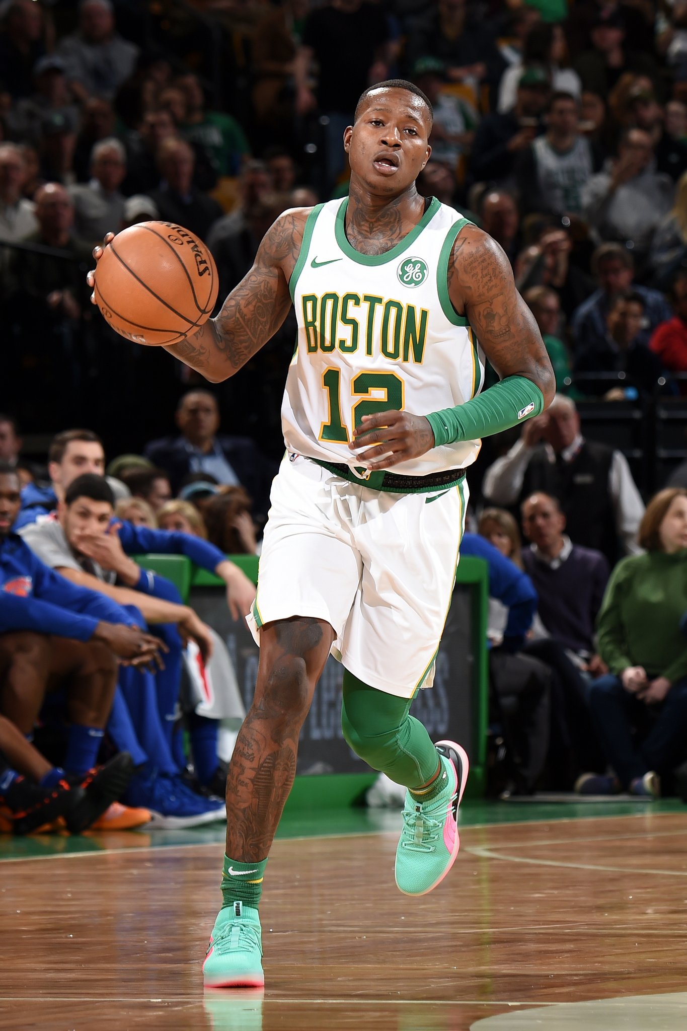 塔克上脚球鞋一览表,nba鞋王塔克赛场球鞋