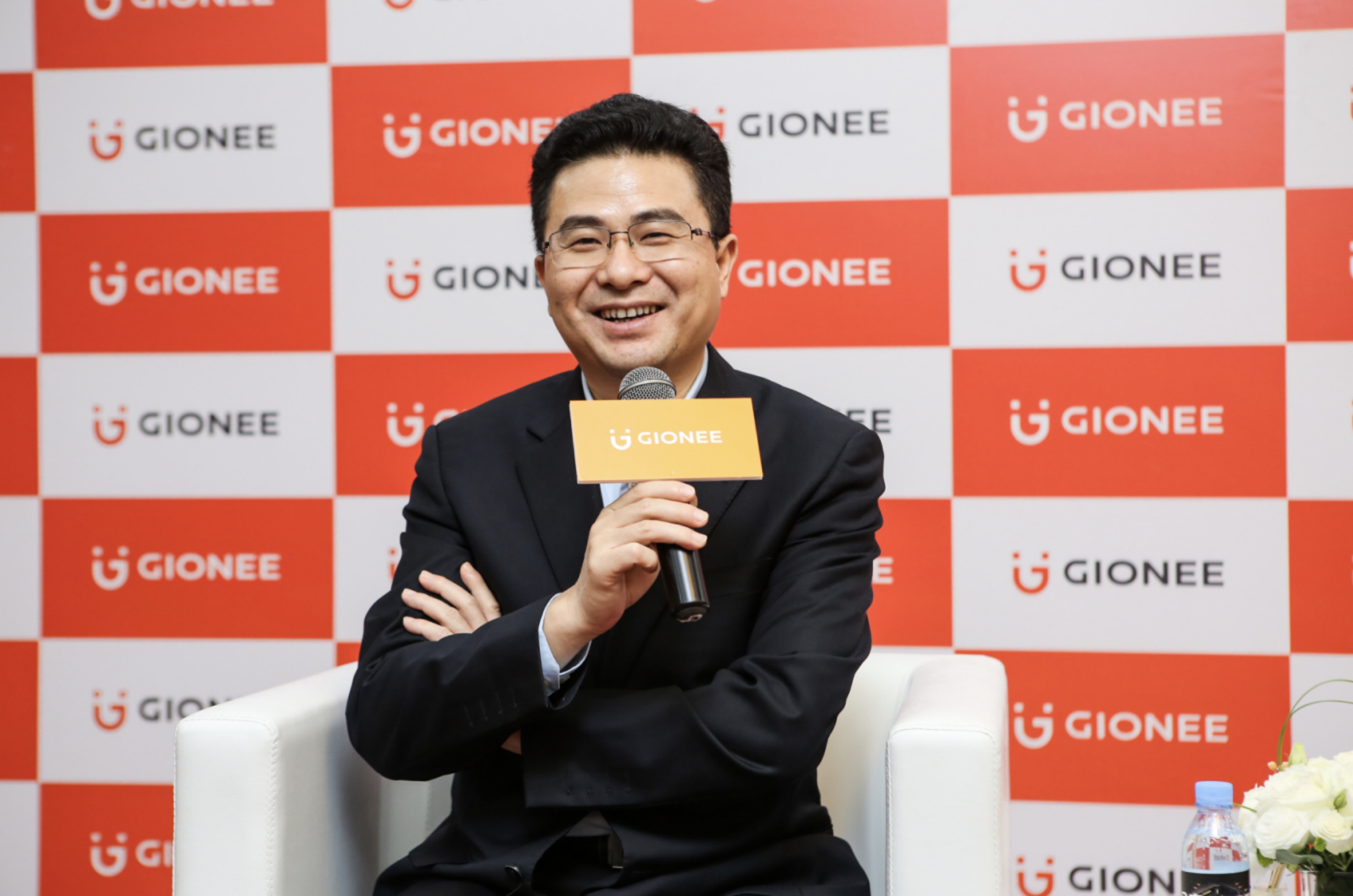 金立创始人一把牌输7亿,金立老板一把牌输十几亿