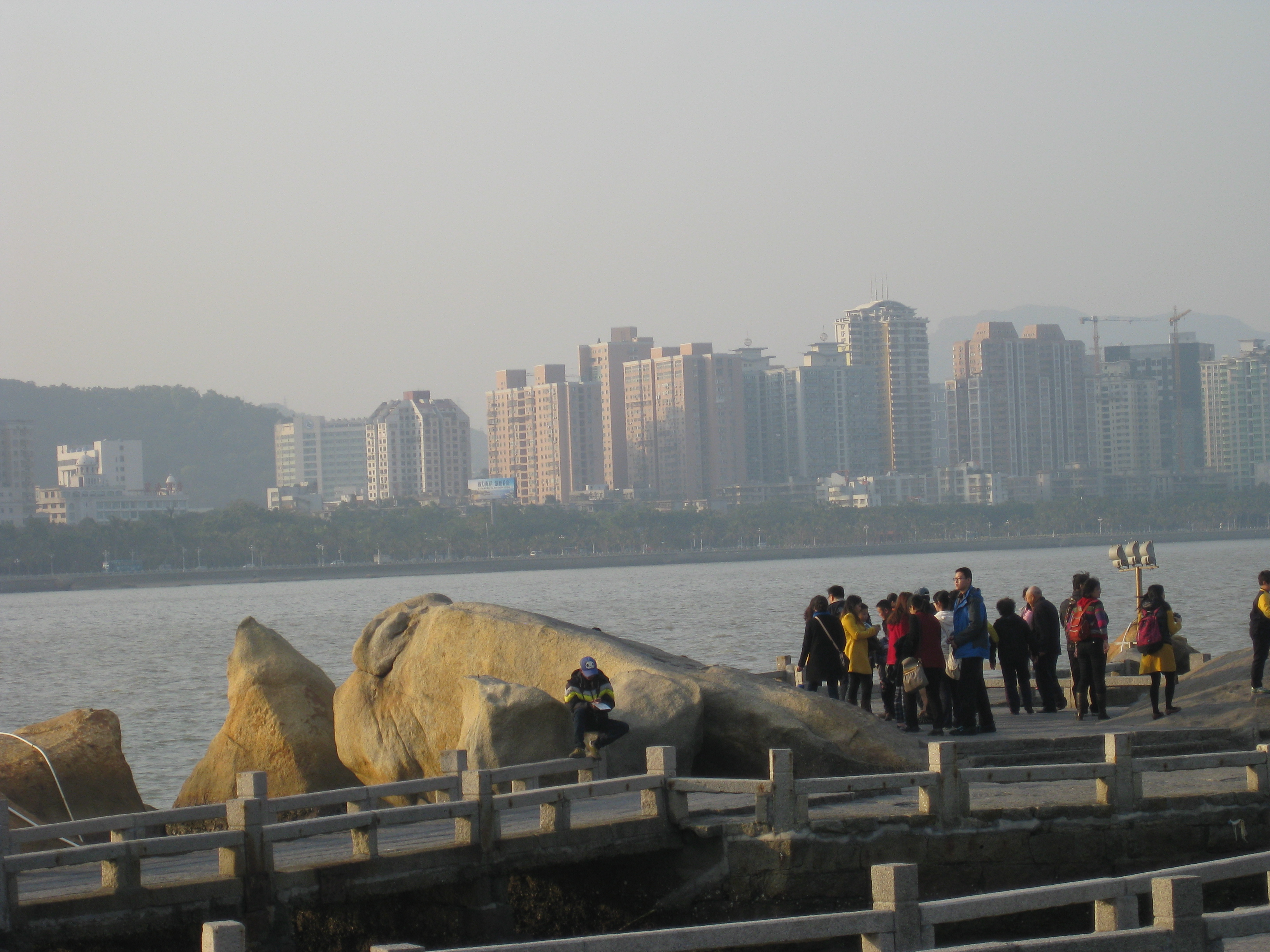 Macau我来了漫步大三巴深情演绎七子之歌：澳门