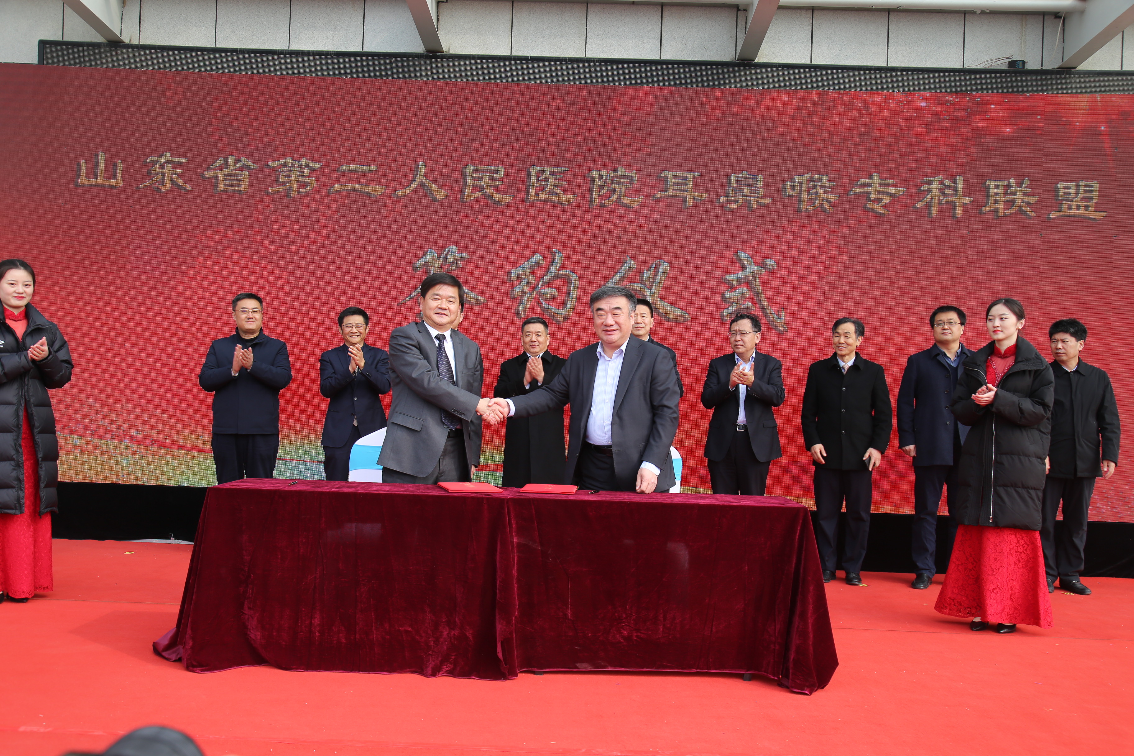 前进中的颜村铺乡卫生院,前进中的县医院