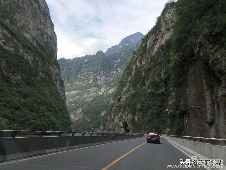 中国百慕大黑竹沟了解一下,穿越黑竹沟揭秘中国百慕大