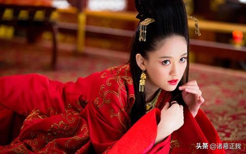 各版本令狐冲施展独孤九剑,东方不败风清扬教令狐冲独孤九剑