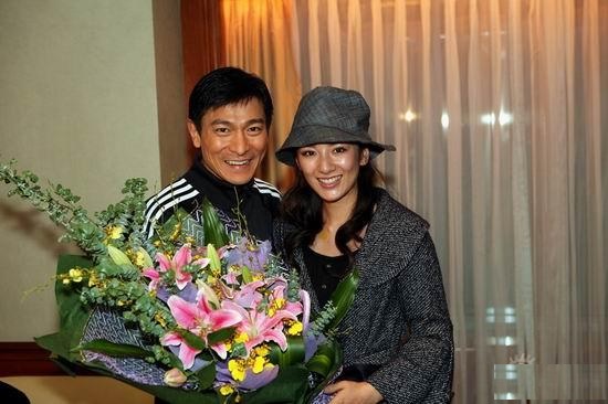 黄奕为什么会陷入低谷,黄奕跌入低谷